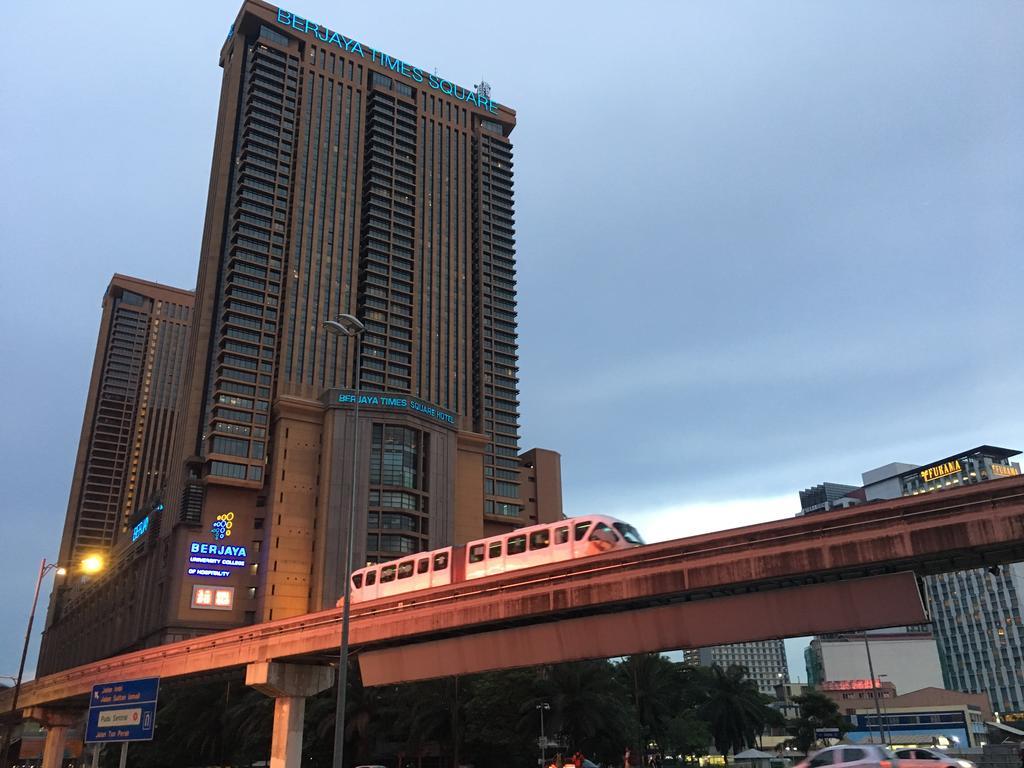 Rainbow Service Suite At Times Square Kuala Lumpur Bagian luar foto