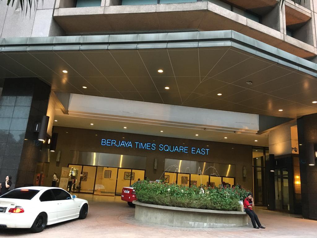 Rainbow Service Suite At Times Square Kuala Lumpur Bagian luar foto